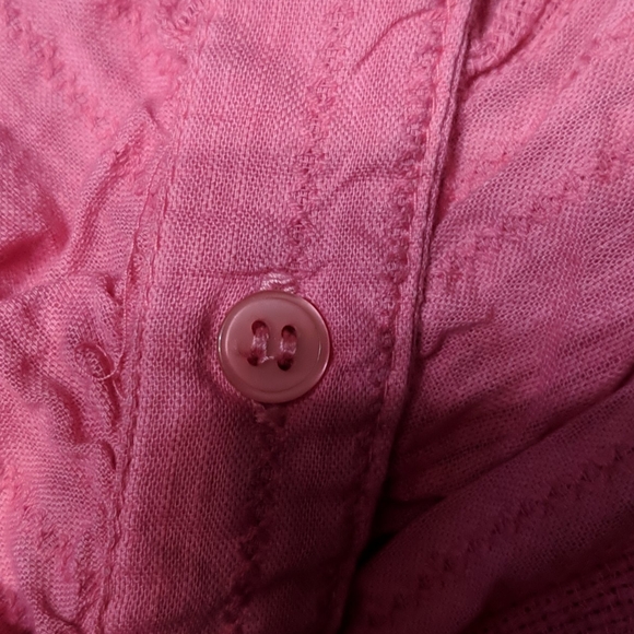 Vintage Styled Button Up Shirt - Picture 5 of 9